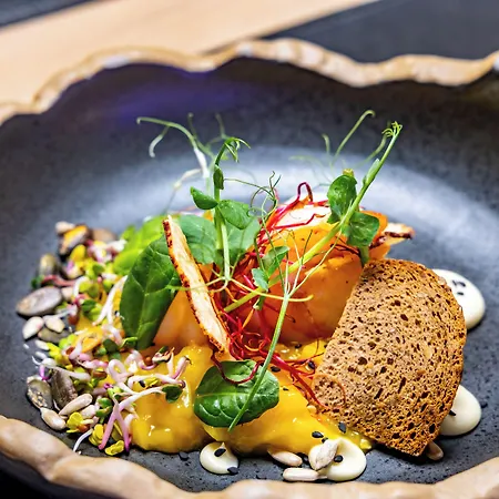 Mountain Luis アパートホテル カプルーン