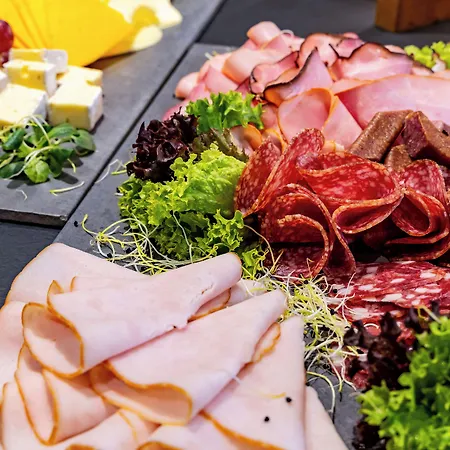 Mountain Luis アパートホテル 4*